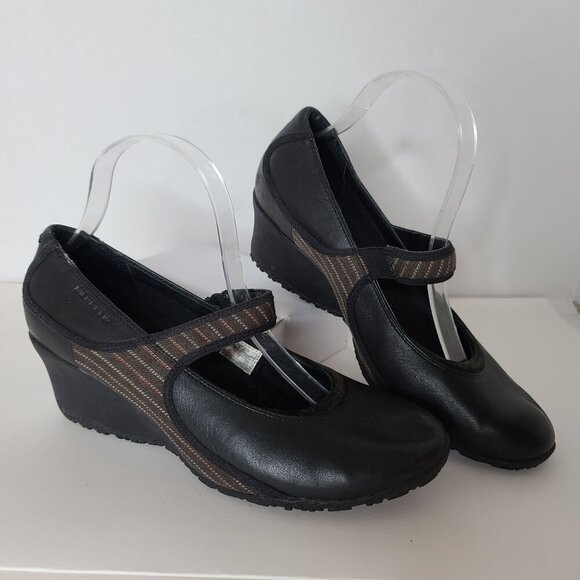 Merrell Poppy Black Leather Mary Jane Wedge Cushion Vibram Sole Shoes‎ Size 9.5 - Picture 1 of 11